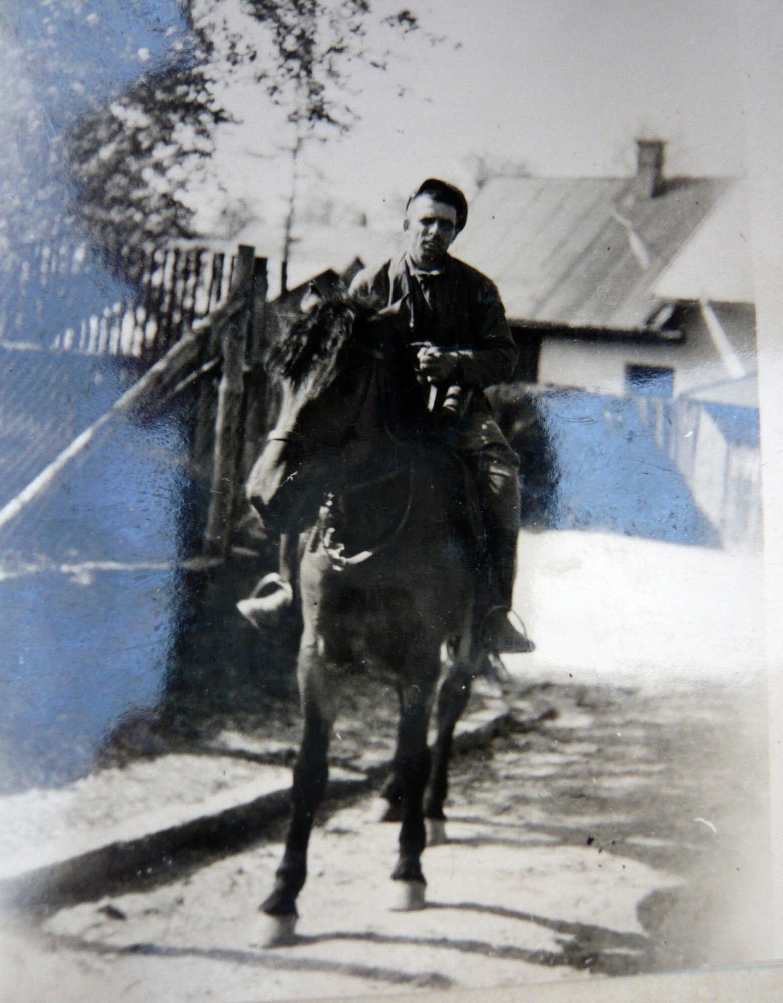 Sovětský voják na koni